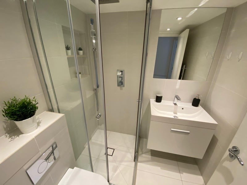 Room Dickens Mews in Greater London