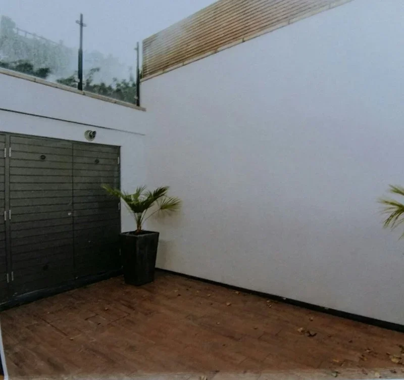 Room Fallow Court Avenue in Greater London