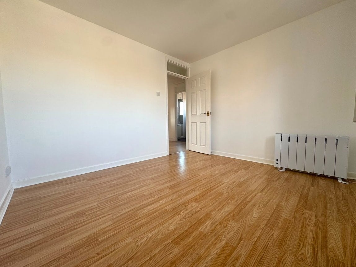 Flat Trent Road in Greenmeadow