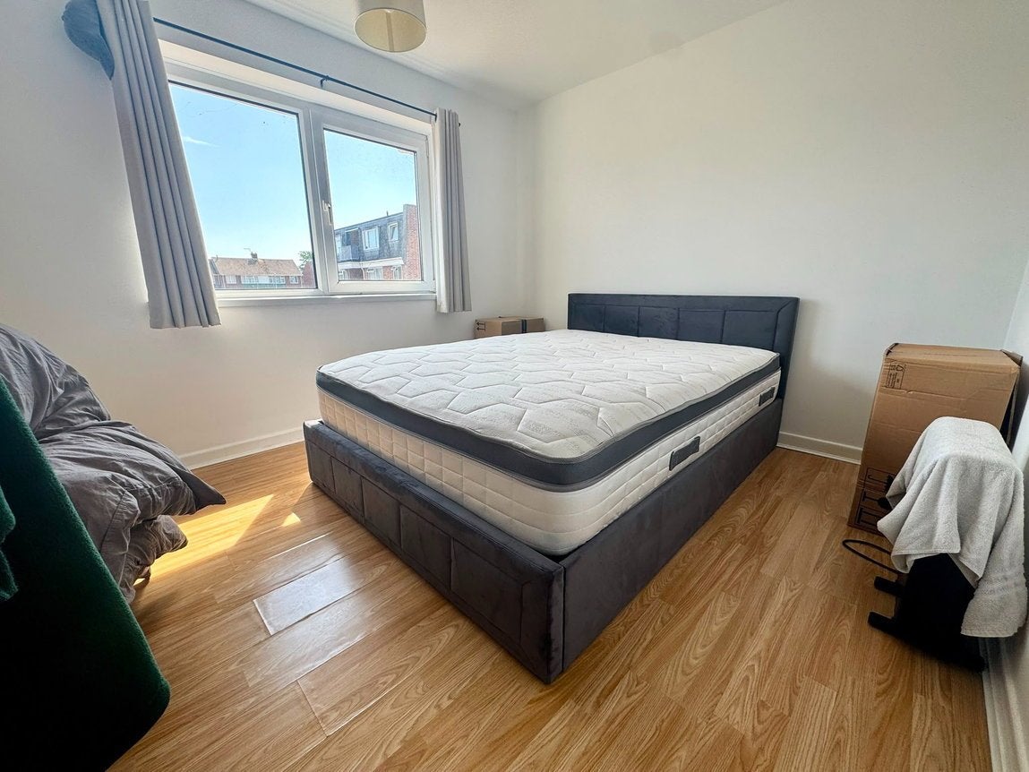 Flat Trent Road in Greenmeadow