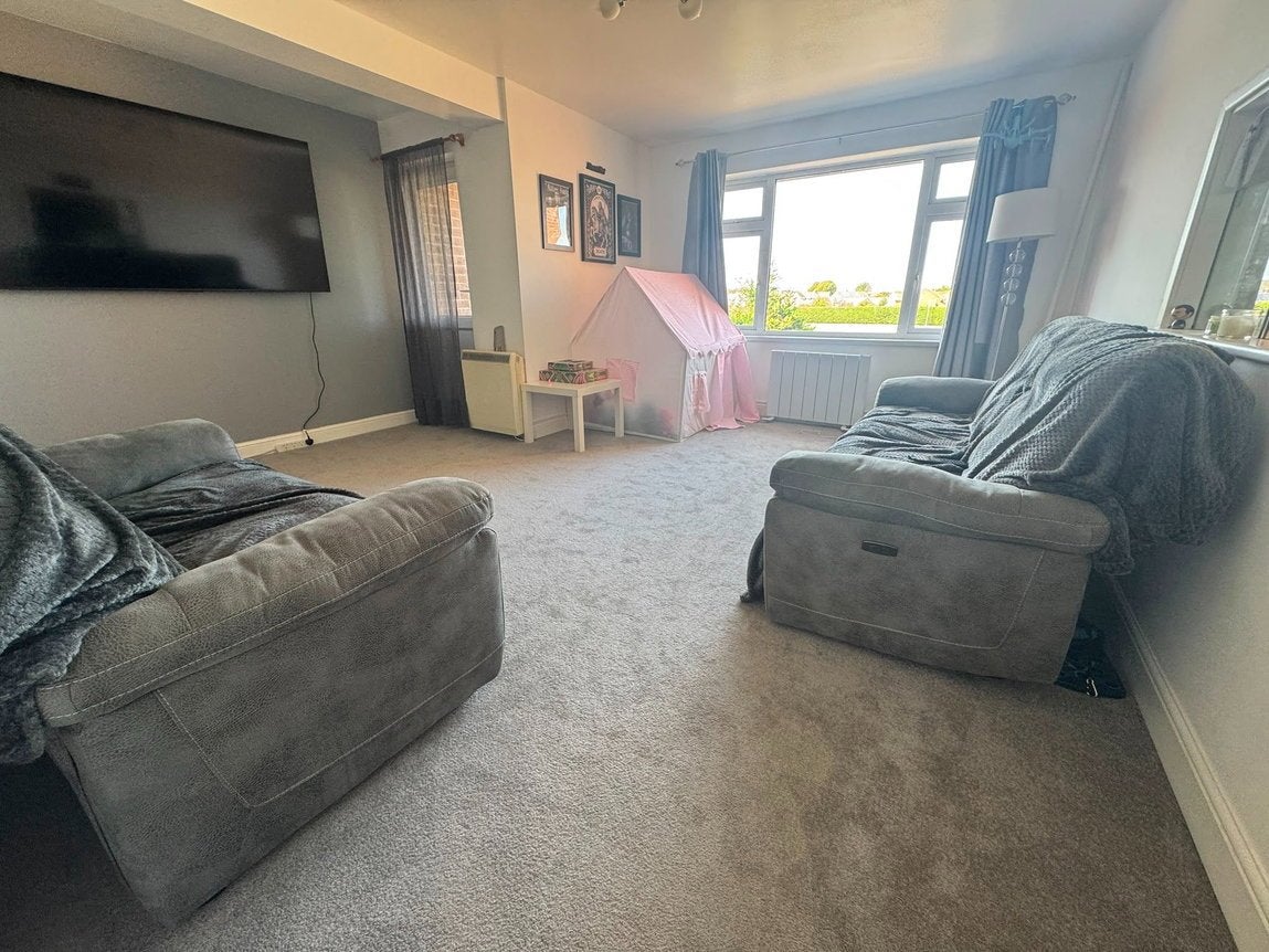 Flat Trent Road in Greenmeadow