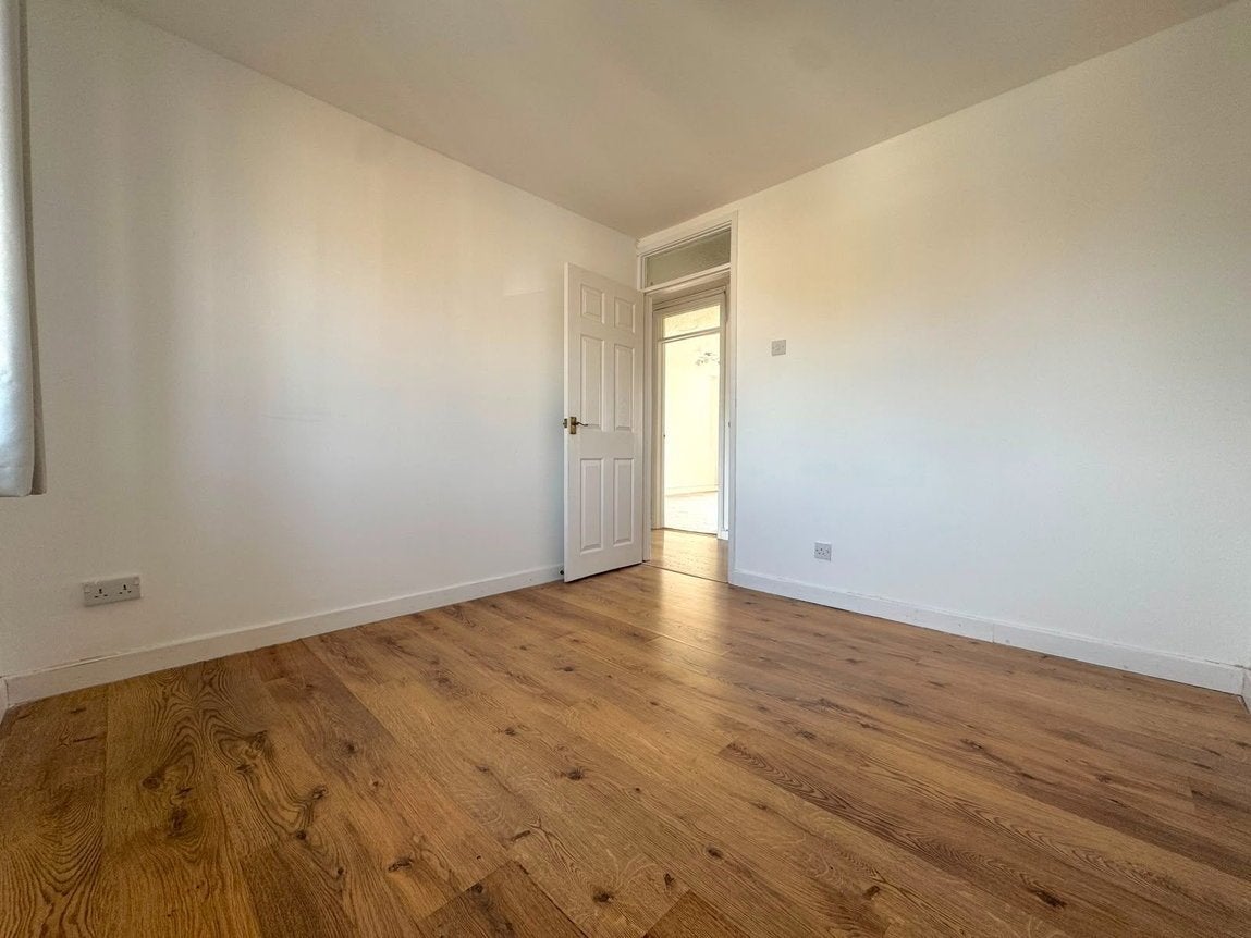 Flat Trent Road in Greenmeadow