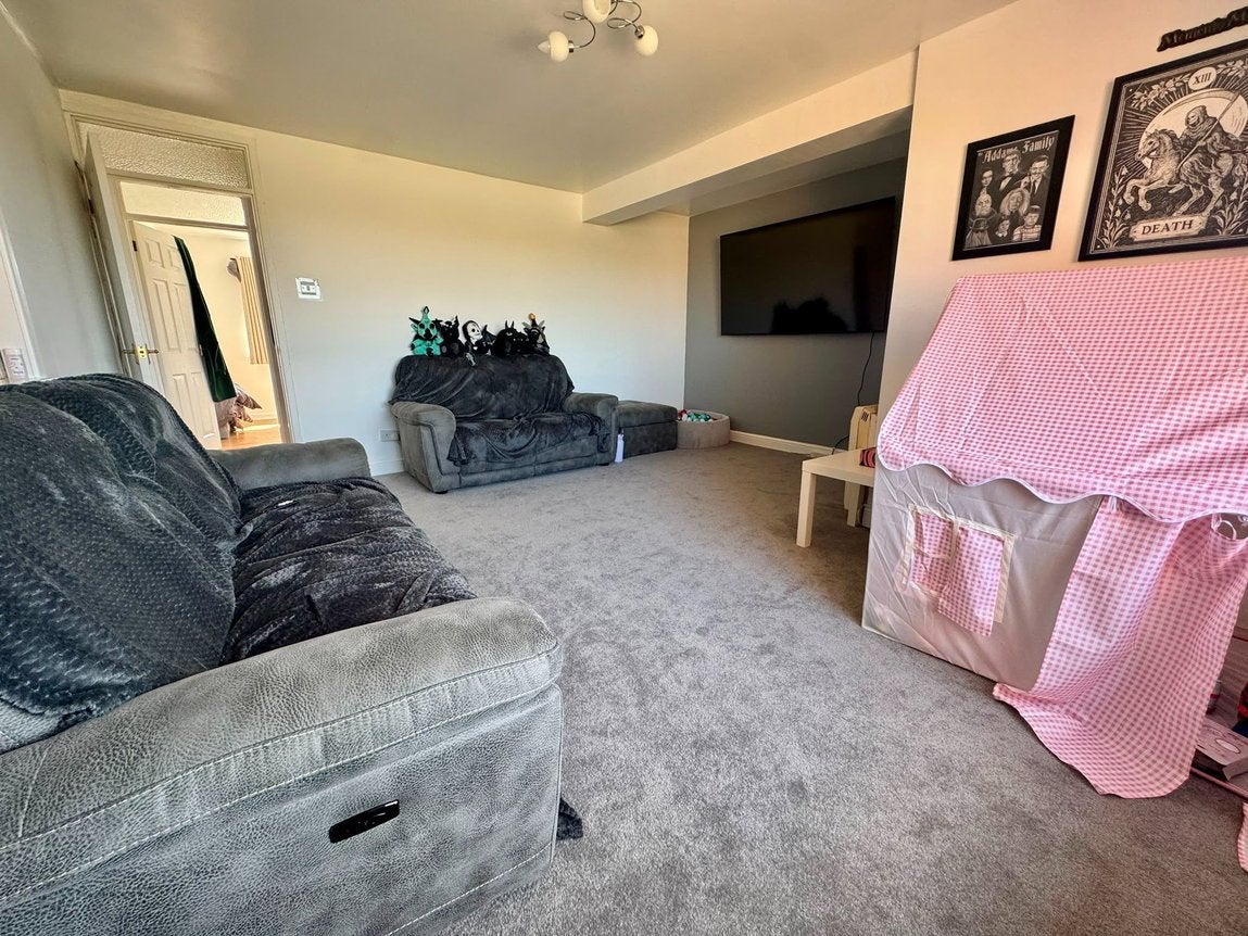 Flat Trent Road in Greenmeadow