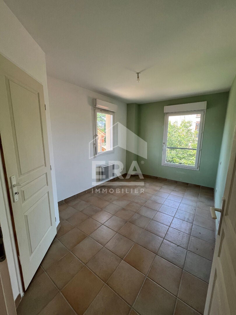 Flat Rue Giffard in Pont-de-Chéruy