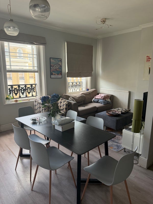 Room Milner Square in Greater London