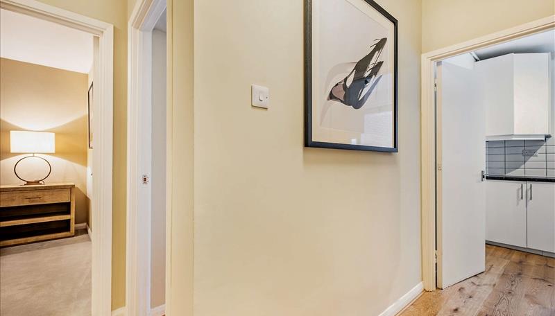 Flat Pond Place in Greater London