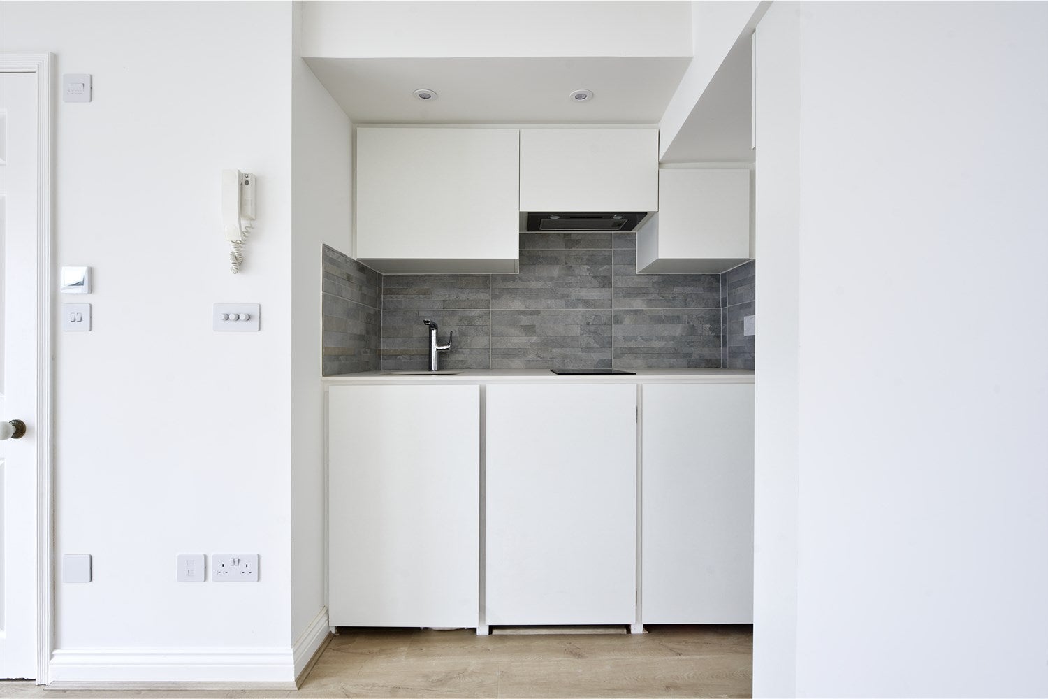 Room Campden Street in Greater London
