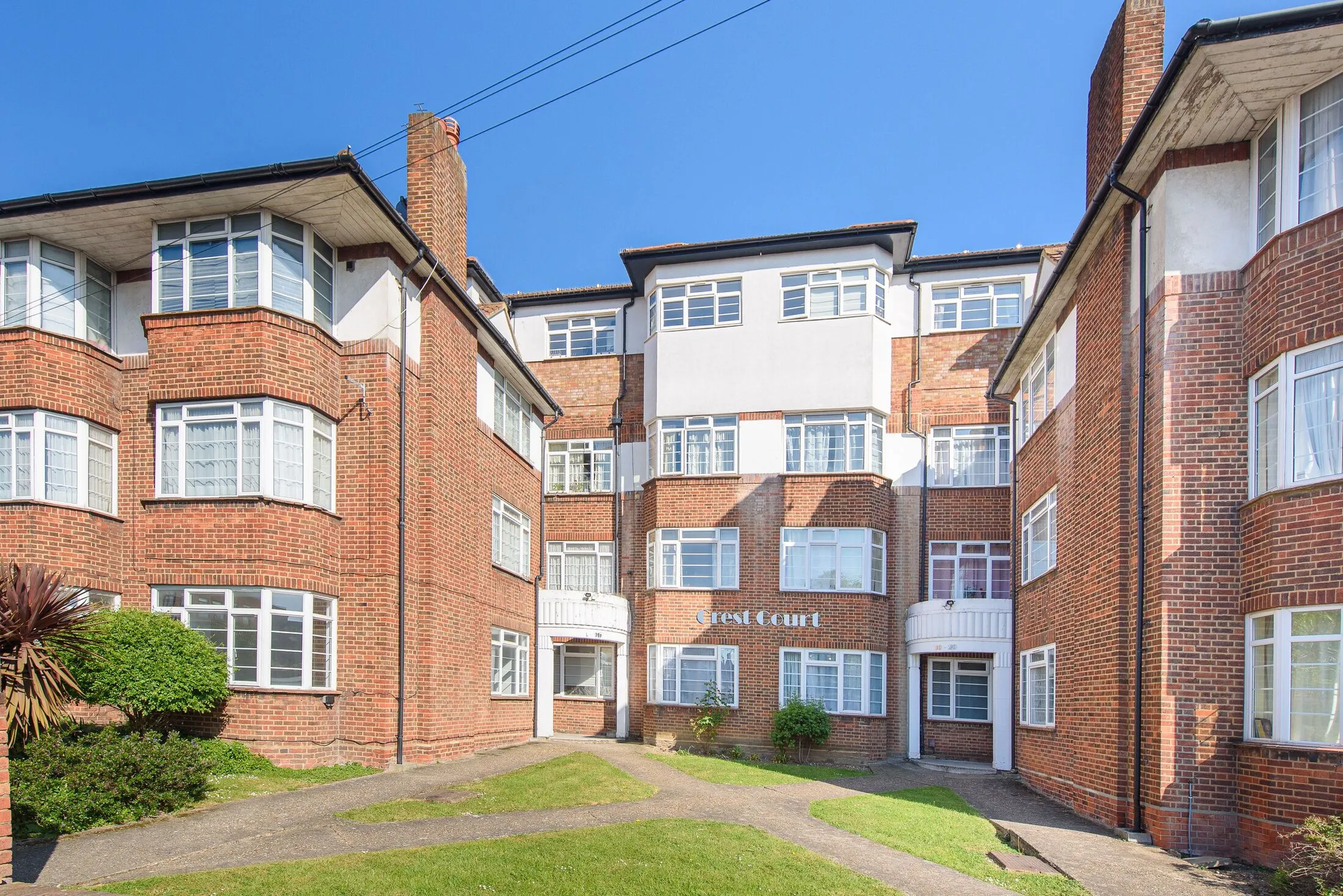 Flat The Crest in Greater London