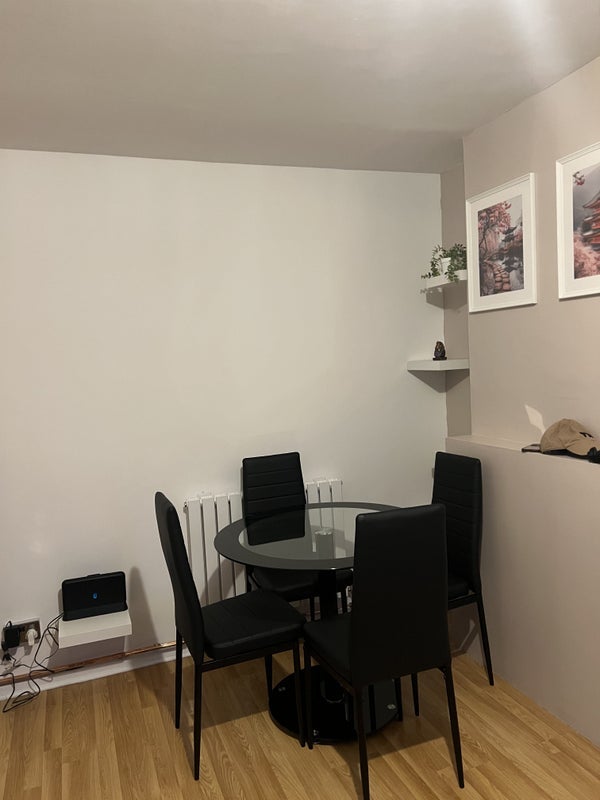 Room Latona Road in Greater London