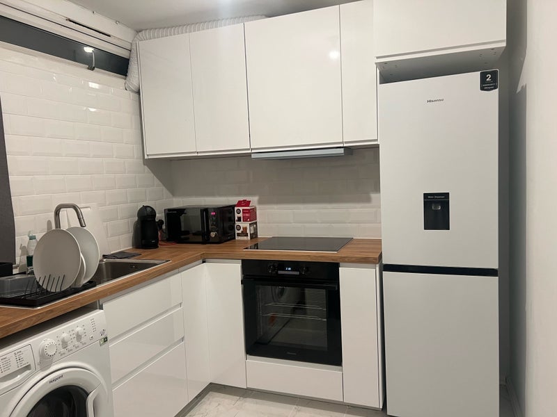 Room Latona Road in Greater London