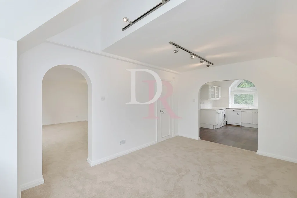 Flat Fitzjohn's Avenue in Greater London