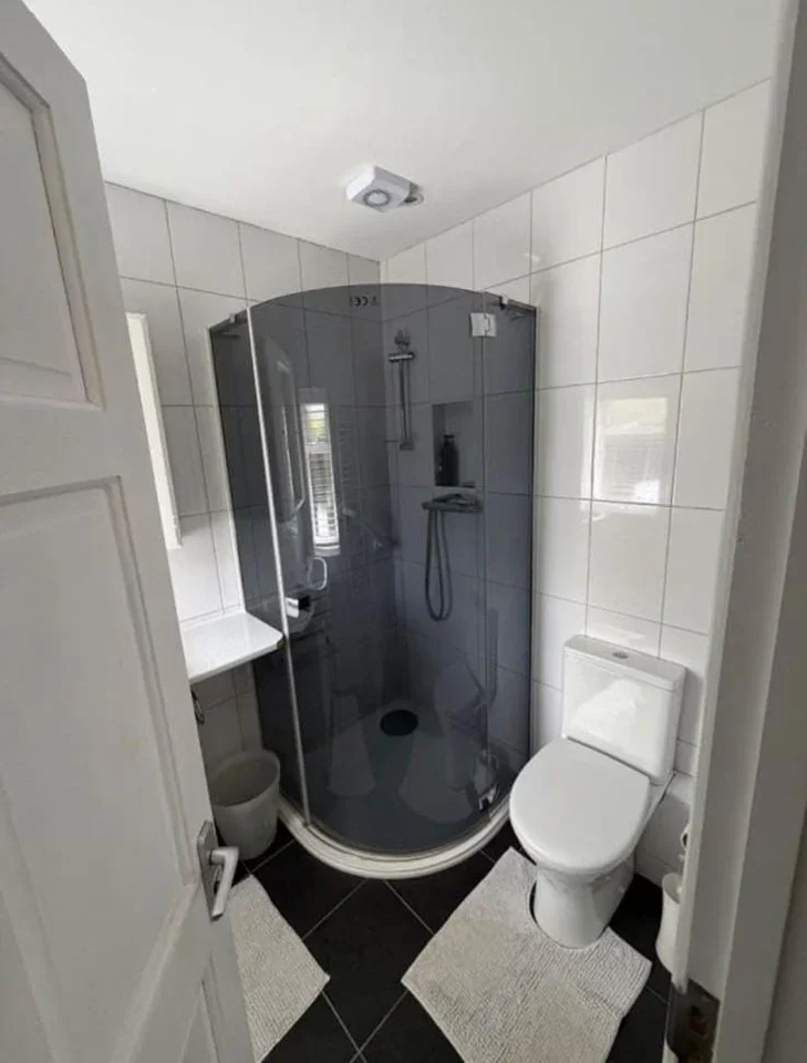 Room Highwood Gardens in Greater London