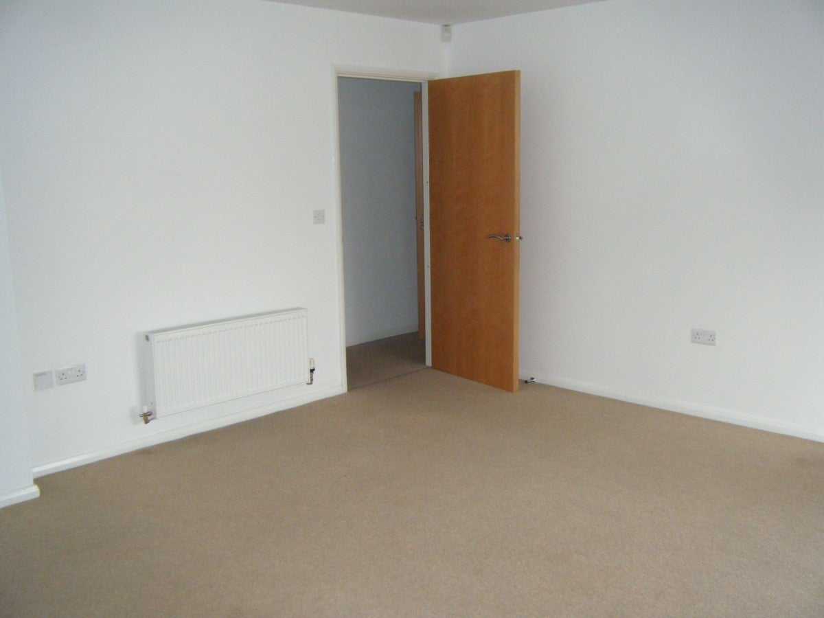 Flat Kyle Close in North East Derbyshire