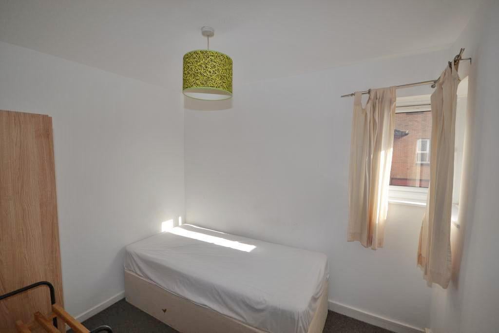 Room Bridgeford Court in Milton Keynes