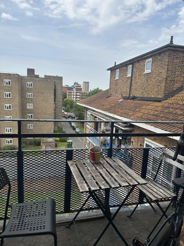 Room White Post Lane in Greater London
