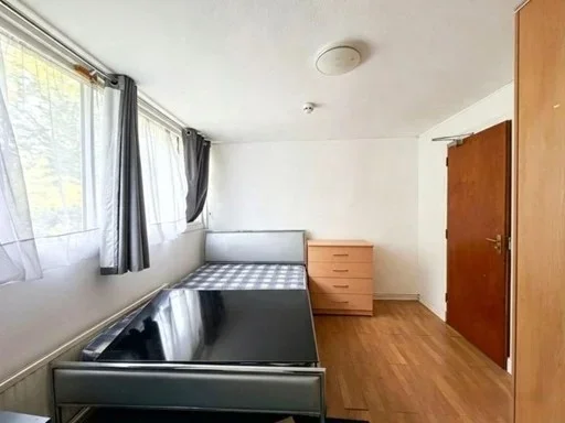 House Barchester Close in Greater London