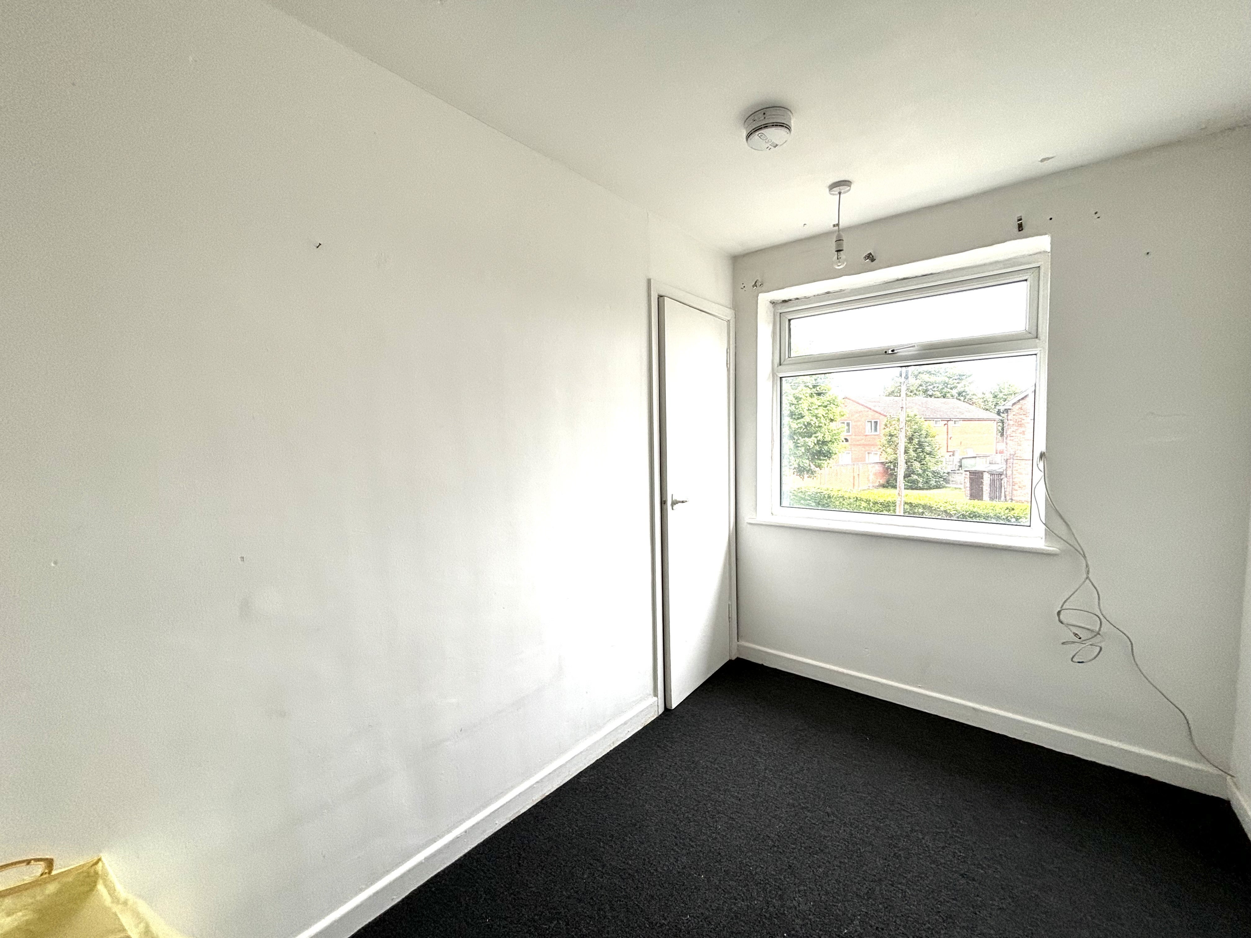 Flat Tudor Road in Nuneaton and Bedworth
