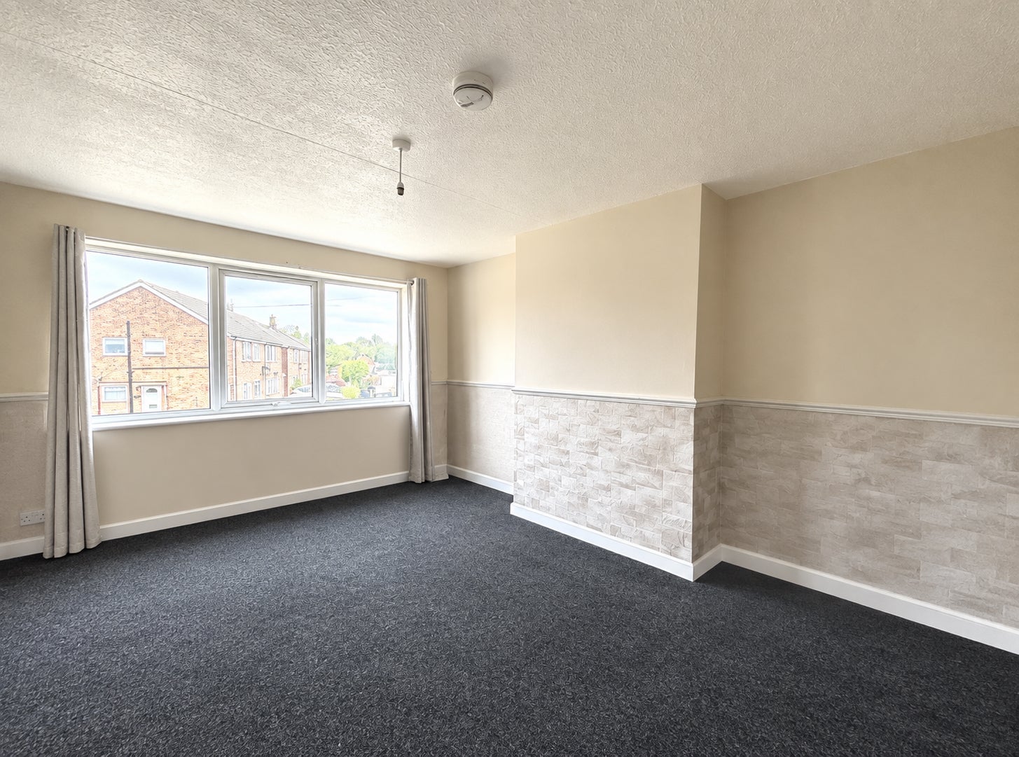 Flat Tudor Road in Nuneaton and Bedworth