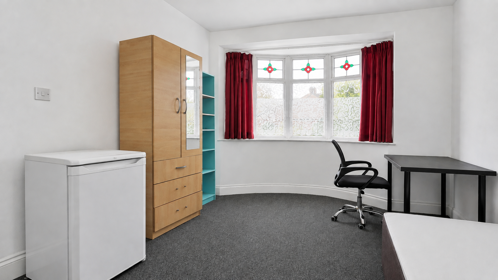 Room New North Road in Greater London
