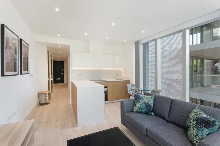Flat Hardinge Street in Greater London
