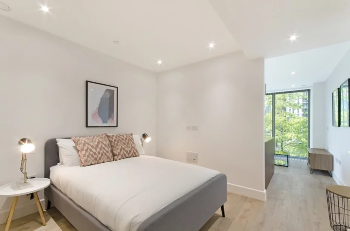 Flat Hardinge Street in Greater London