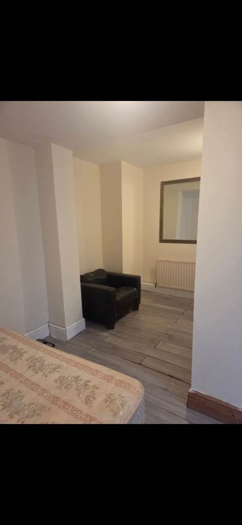 Flat Strathmere Avenue in Trafford
