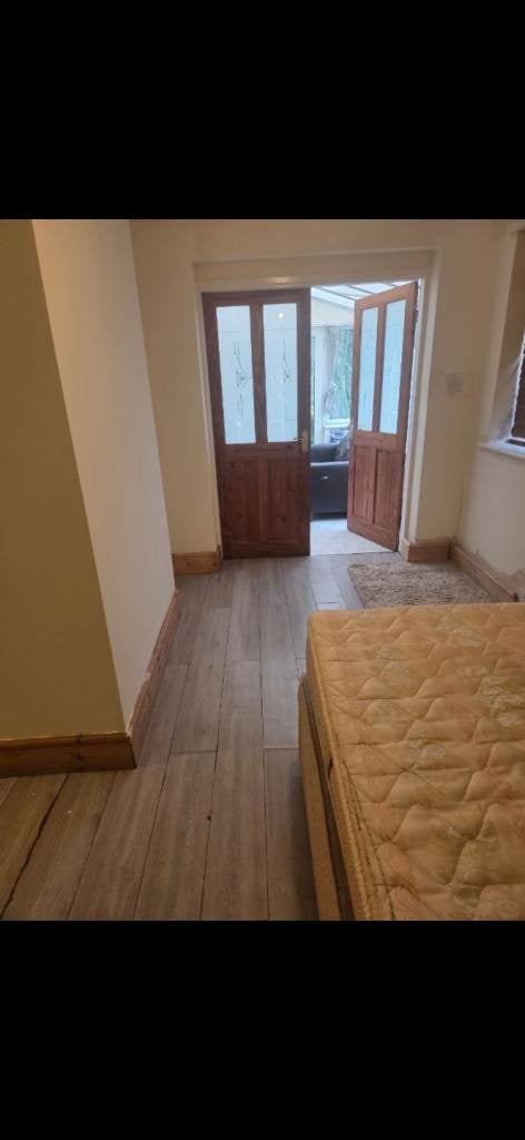 Flat Strathmere Avenue in Trafford