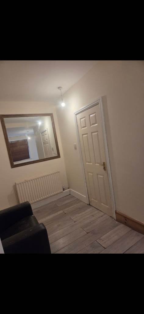 Flat Strathmere Avenue in Trafford