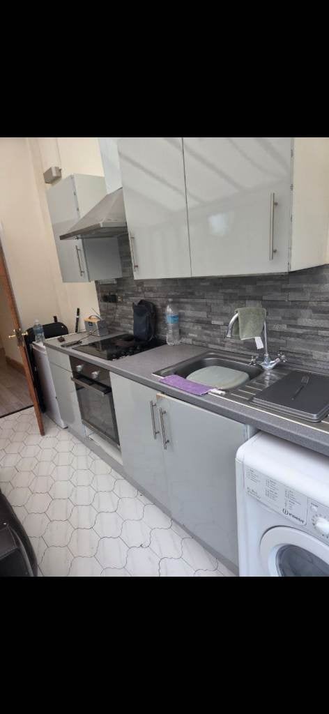 Flat Strathmere Avenue in Trafford
