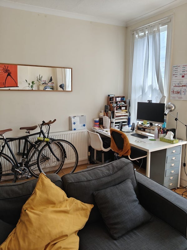 Room Courcy Road in Greater London