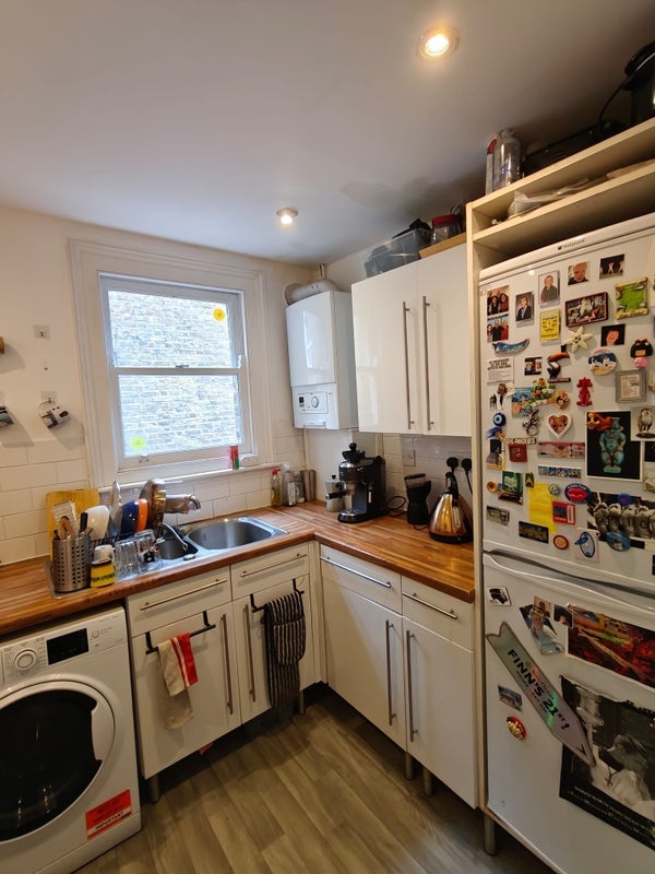 Room Courcy Road in Greater London