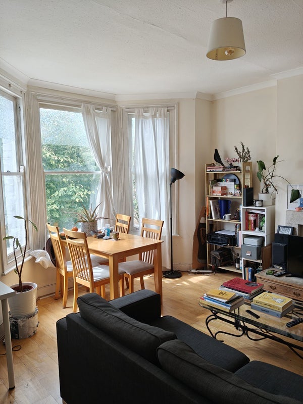 Room Courcy Road in Greater London