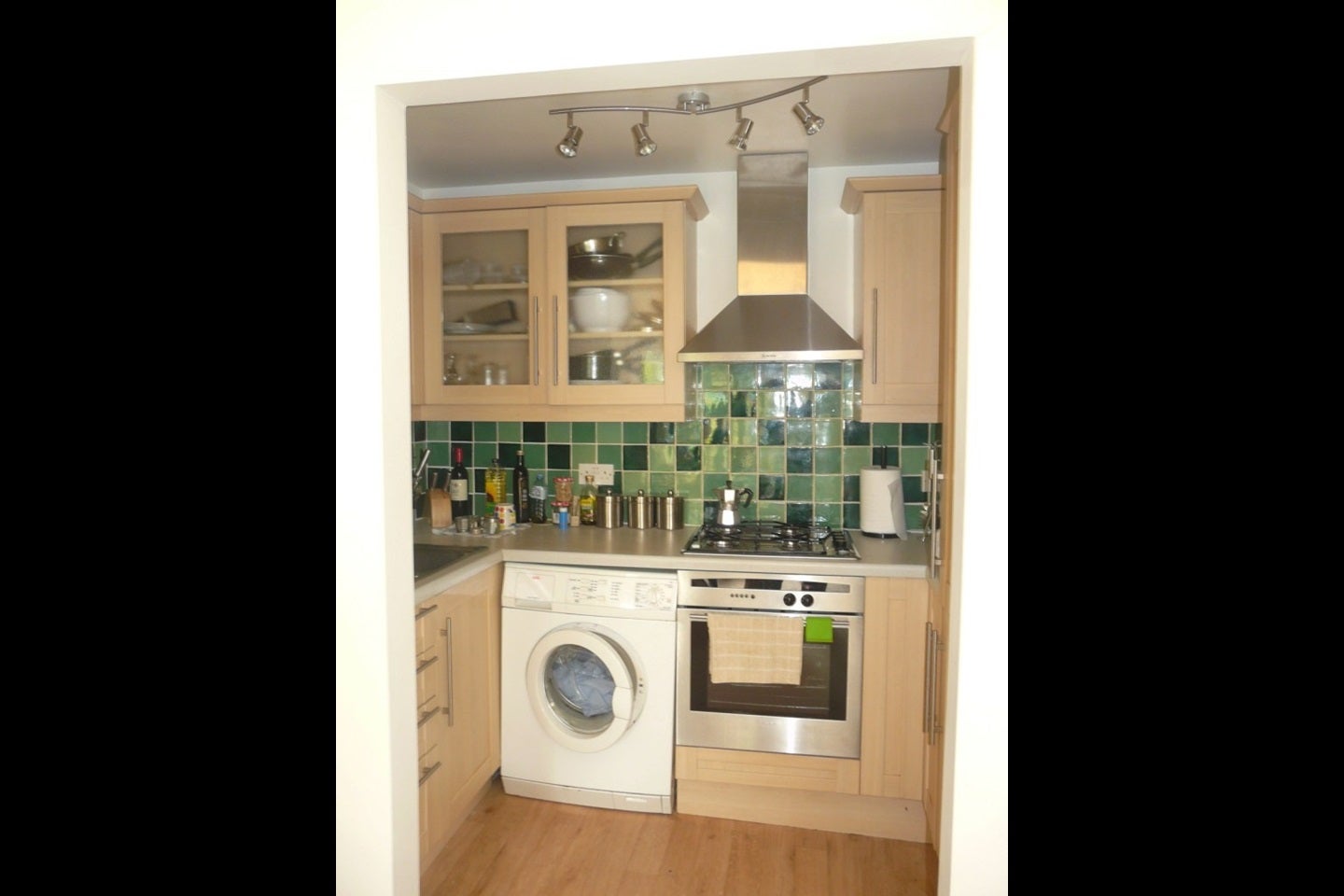 Flat Sinclair Road in Greater London