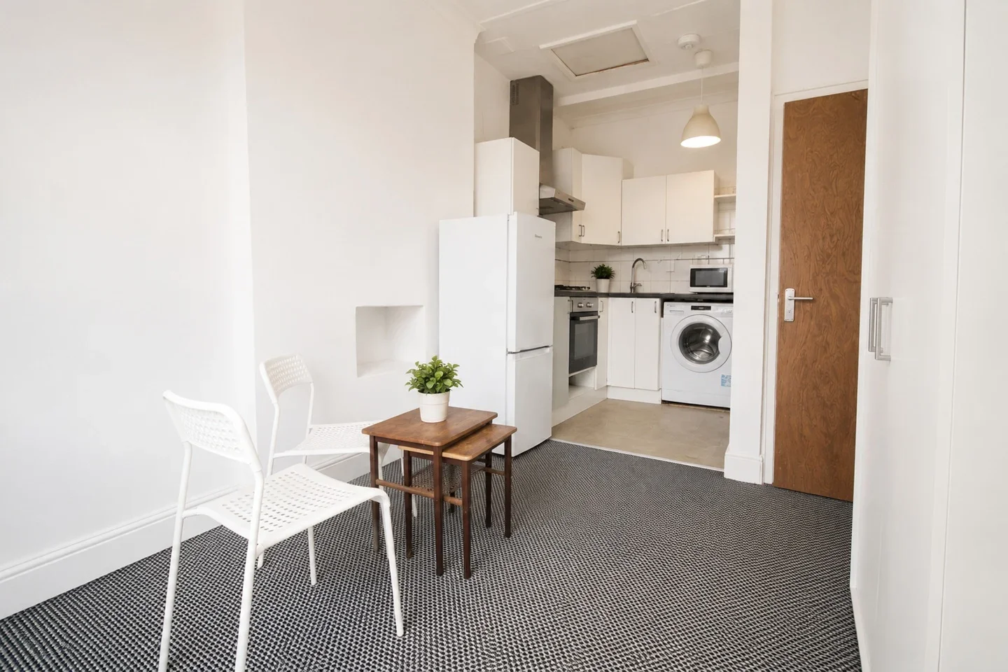 Flat Berriman Road in Greater London