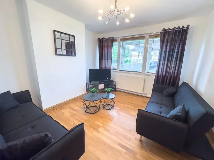 Flat Low Crescent in Clydebank