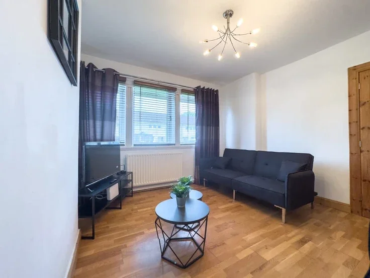 Flat Low Crescent in Clydebank