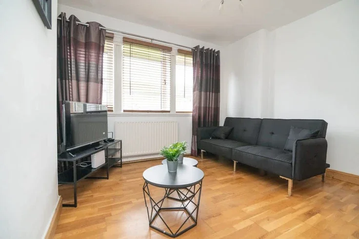 Flat Low Crescent in Clydebank