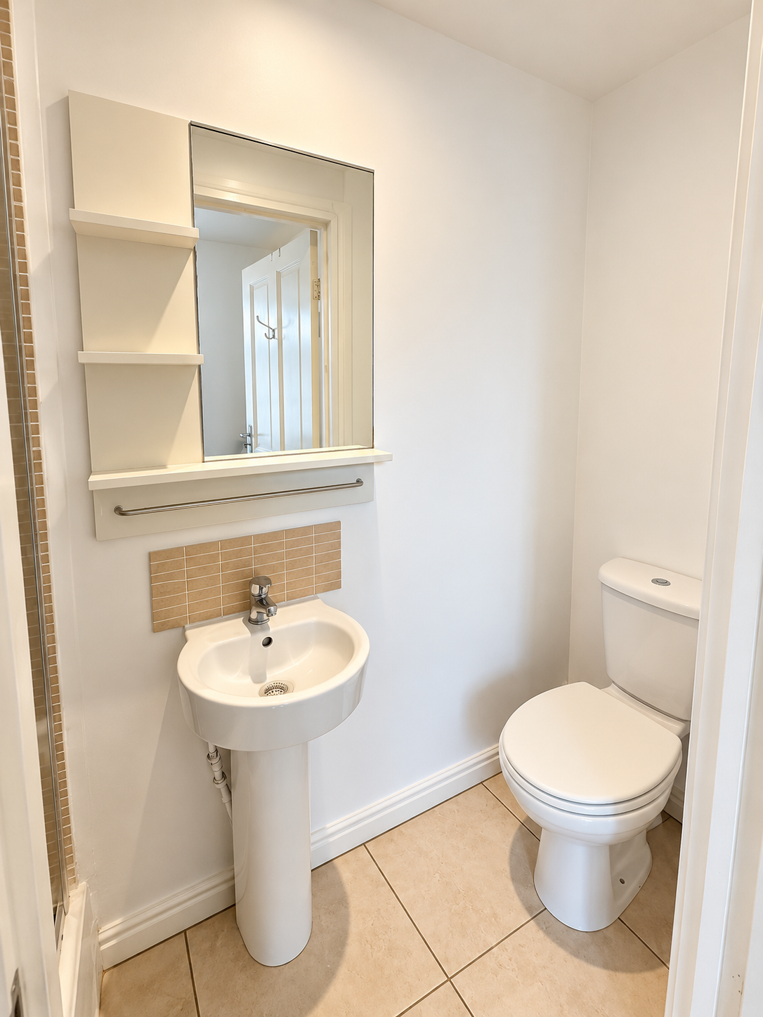 Flat Dunsmure Road in Greater London
