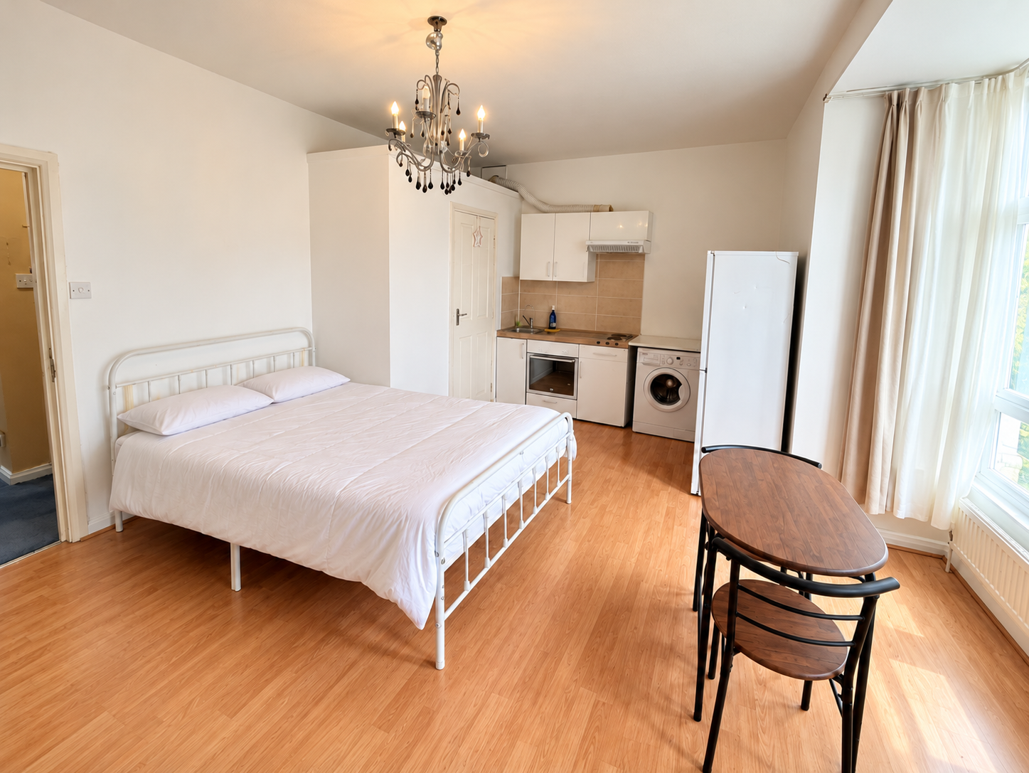 Flat Dunsmure Road in Greater London