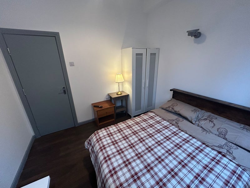 Room City Road in Greater London