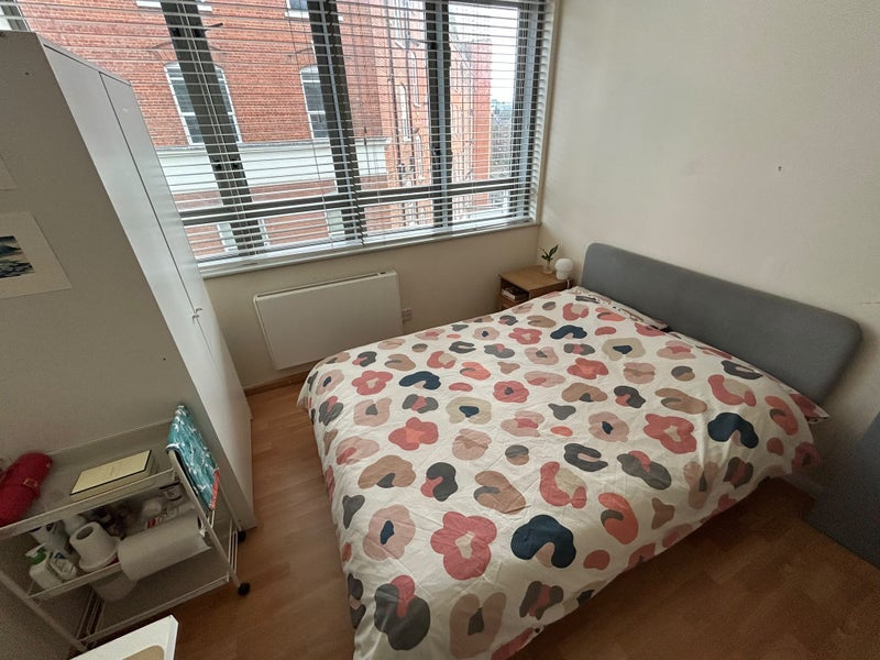 Room City Road in Greater London