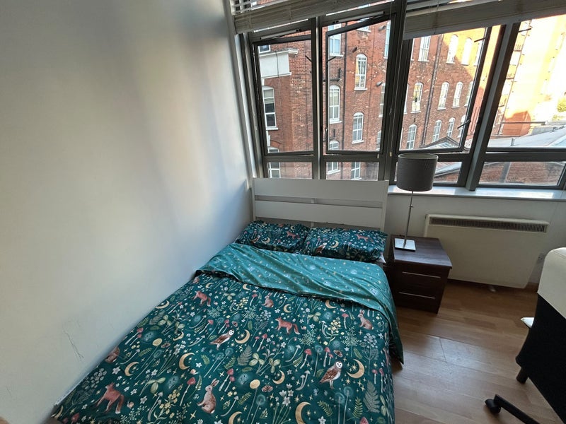 Room City Road in Greater London