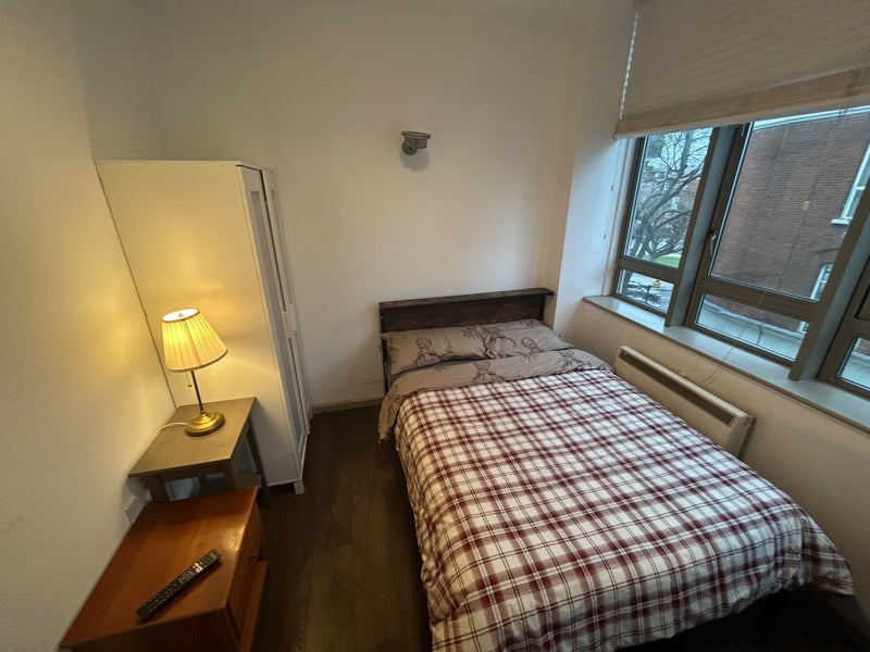 Room City Road in Greater London