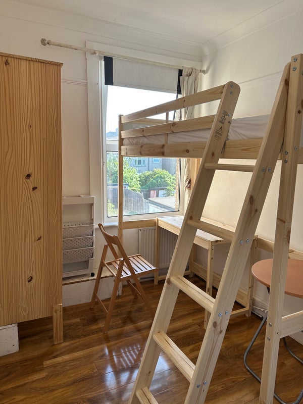 Room Selsdon Road in Greater London