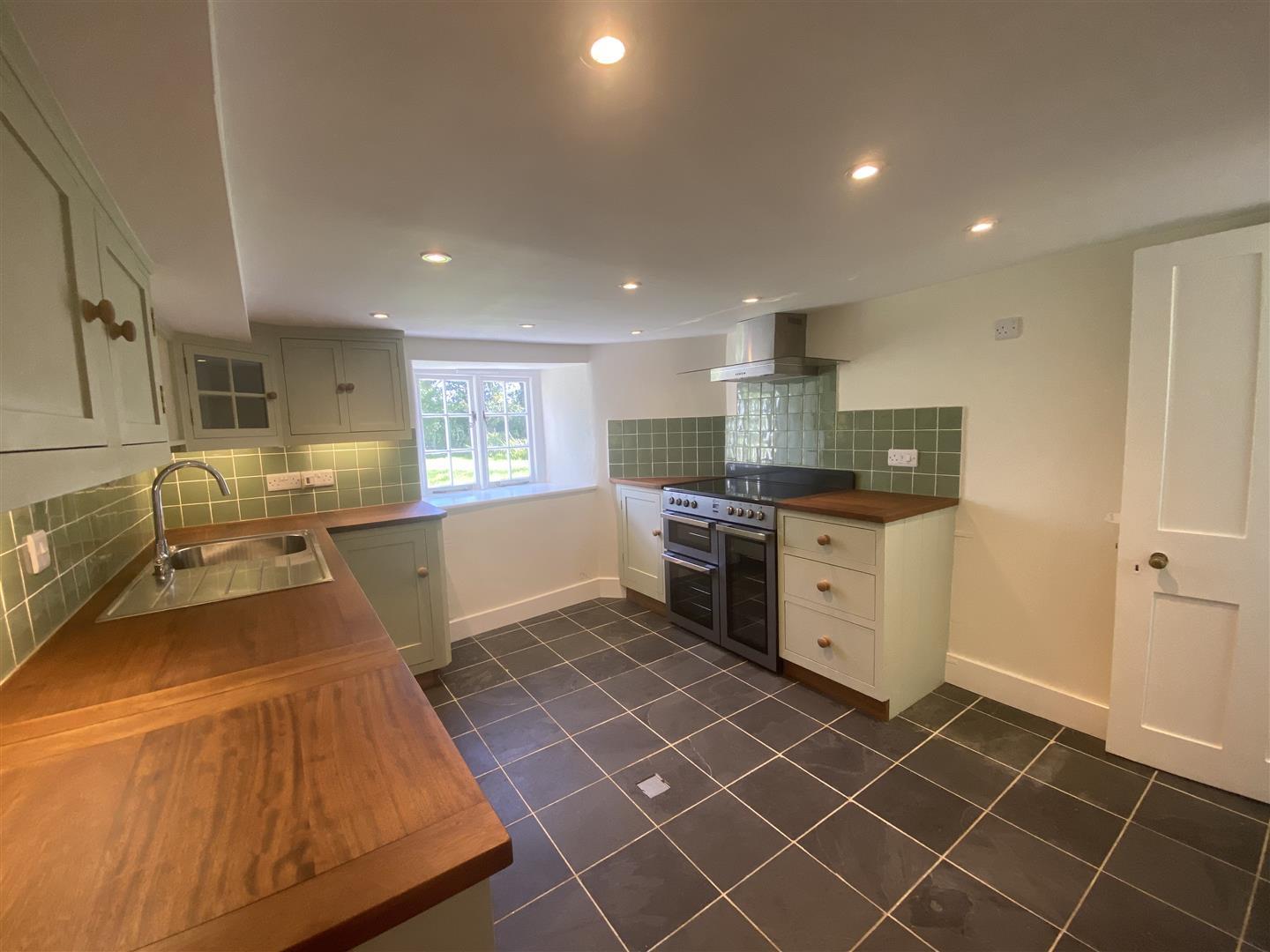 House Holwell Drove in Holwell
