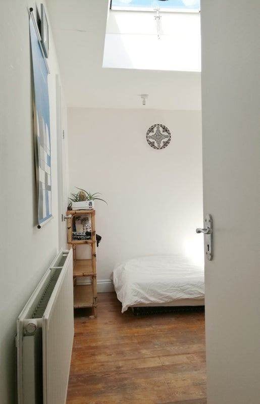 Flat Cleveleys Road in Greater London