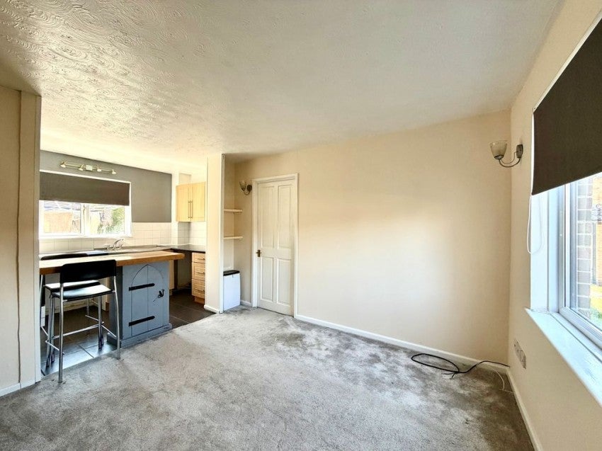Flat Highgrove Close in Calne