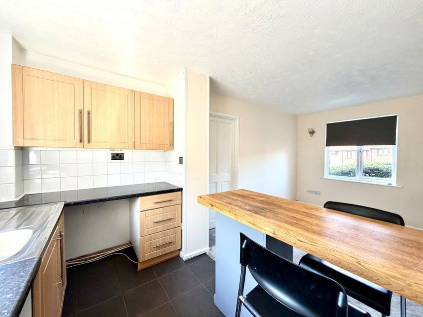 Flat Highgrove Close in Calne