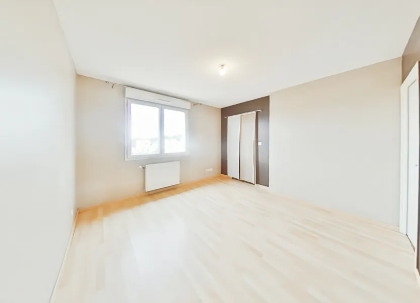 Flat Allée Raymond Mias in Valence