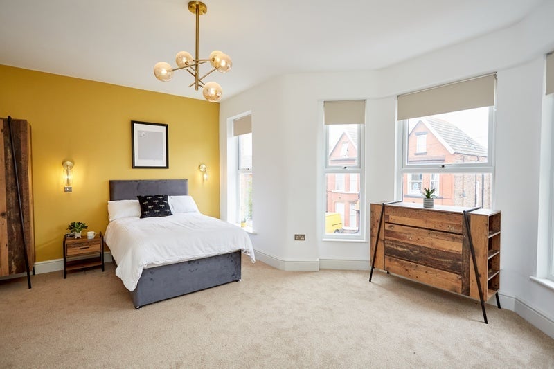 Room Grange Road West in Birkenhead